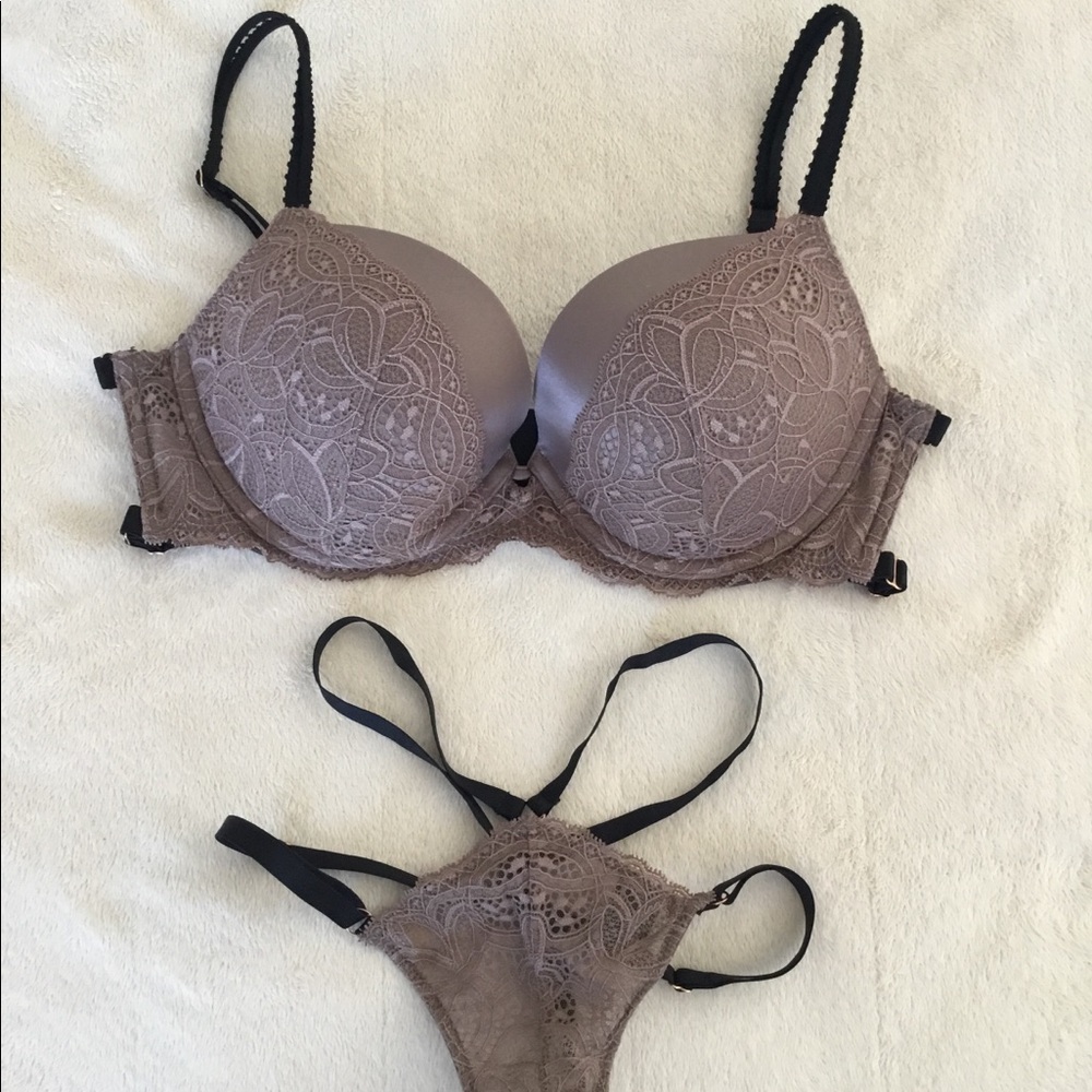 Victoria’s Secret Bra & Panty Set (32DD + XS) NWOT